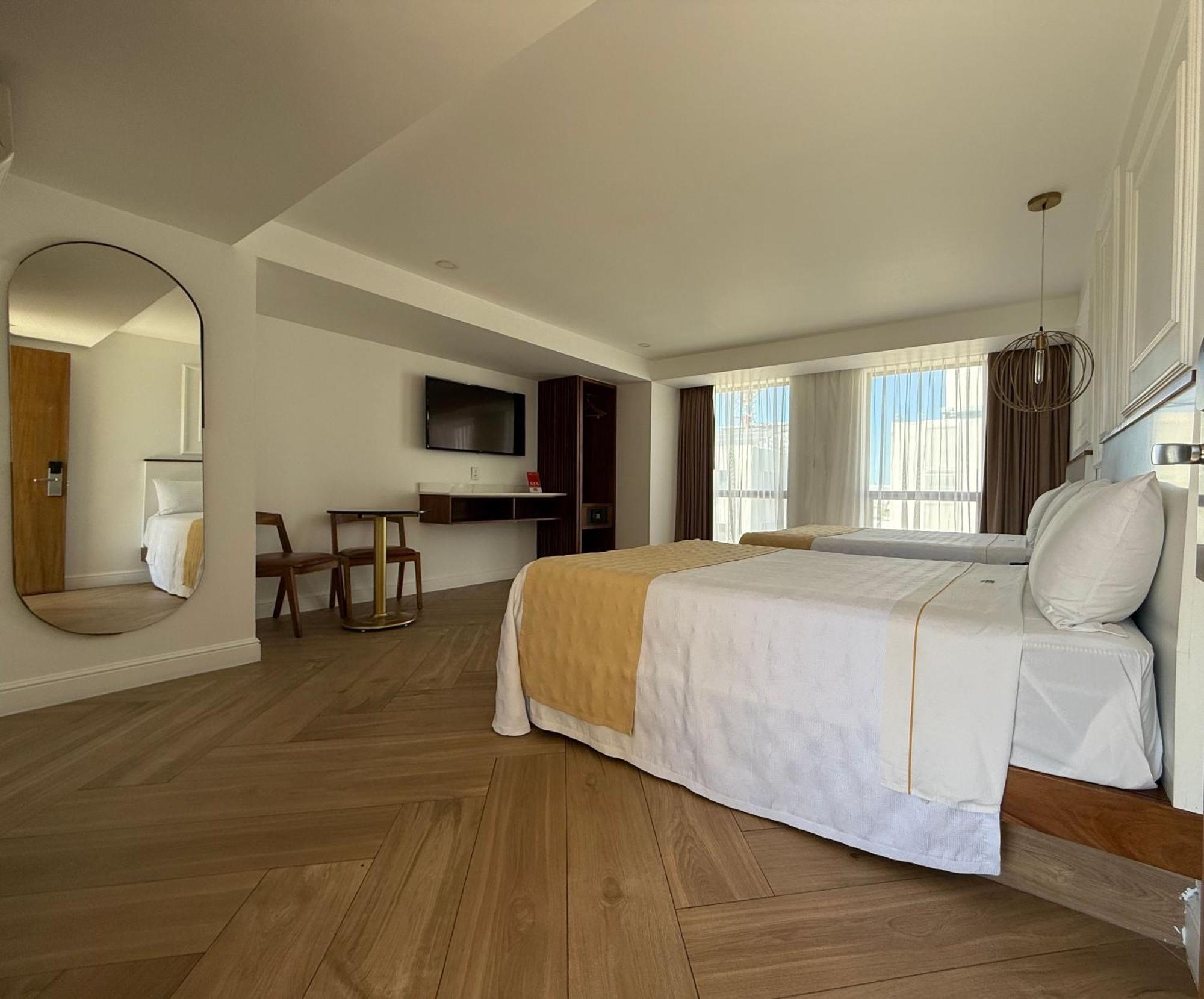 Six Hotel Guadalajara Degollado Extérieur photo